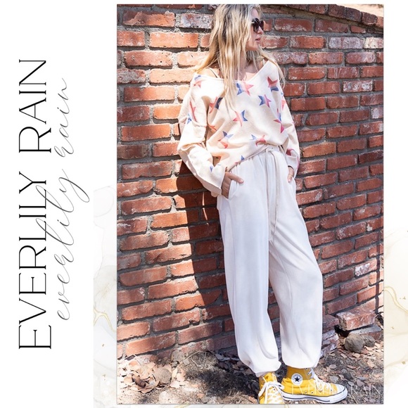 POL Star Print Sweater - Picture 5 of 14